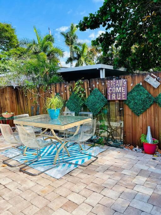 Tranquil Zen Pool Water Front King,Near Beaches,Nightlife, Hard Rock,Shopping,Paradise Vila Hallandale Beach Exterior foto